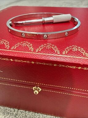 Cartier Love Bracelet Small White Gold 10 Diamond
